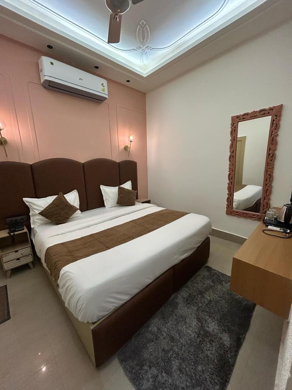 Divine Hotel Karnāl Εξωτερικό φωτογραφία