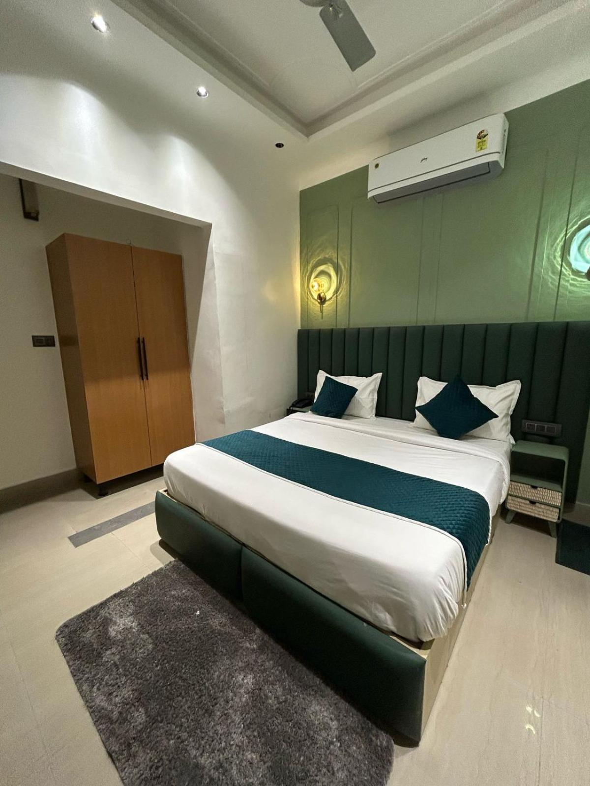 Divine Hotel Karnāl Εξωτερικό φωτογραφία