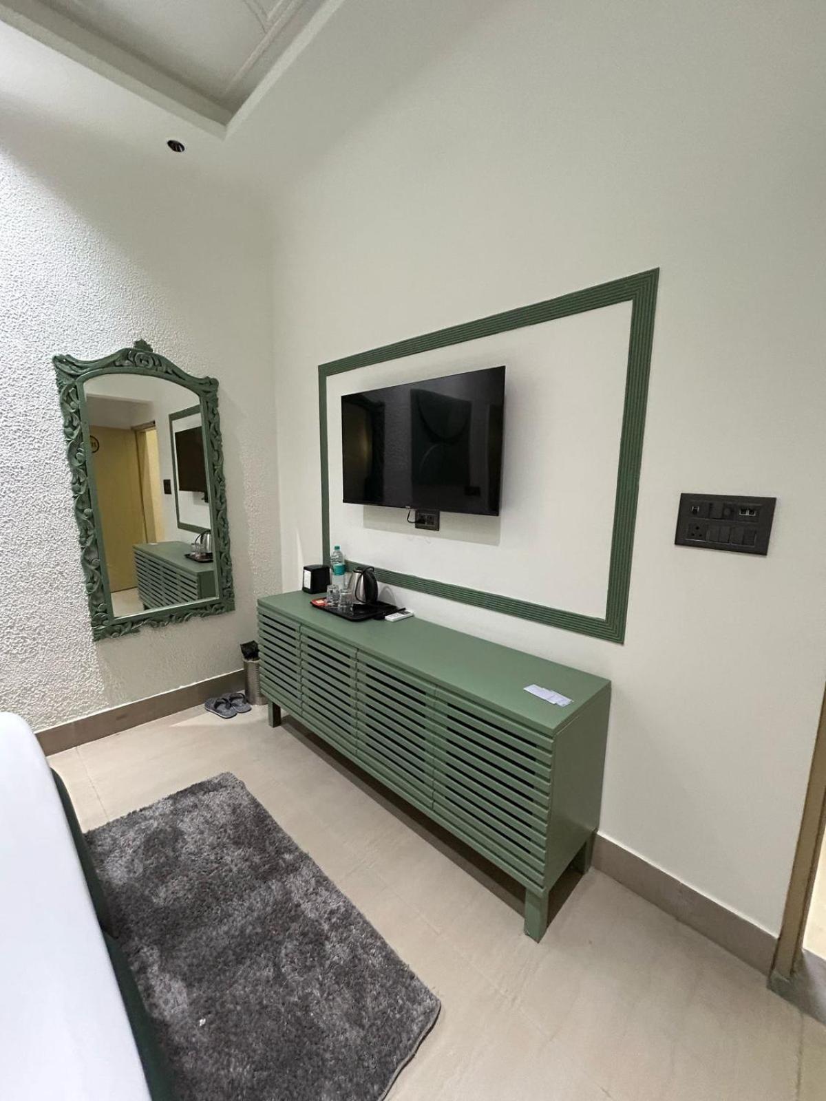 Divine Hotel Karnāl Εξωτερικό φωτογραφία