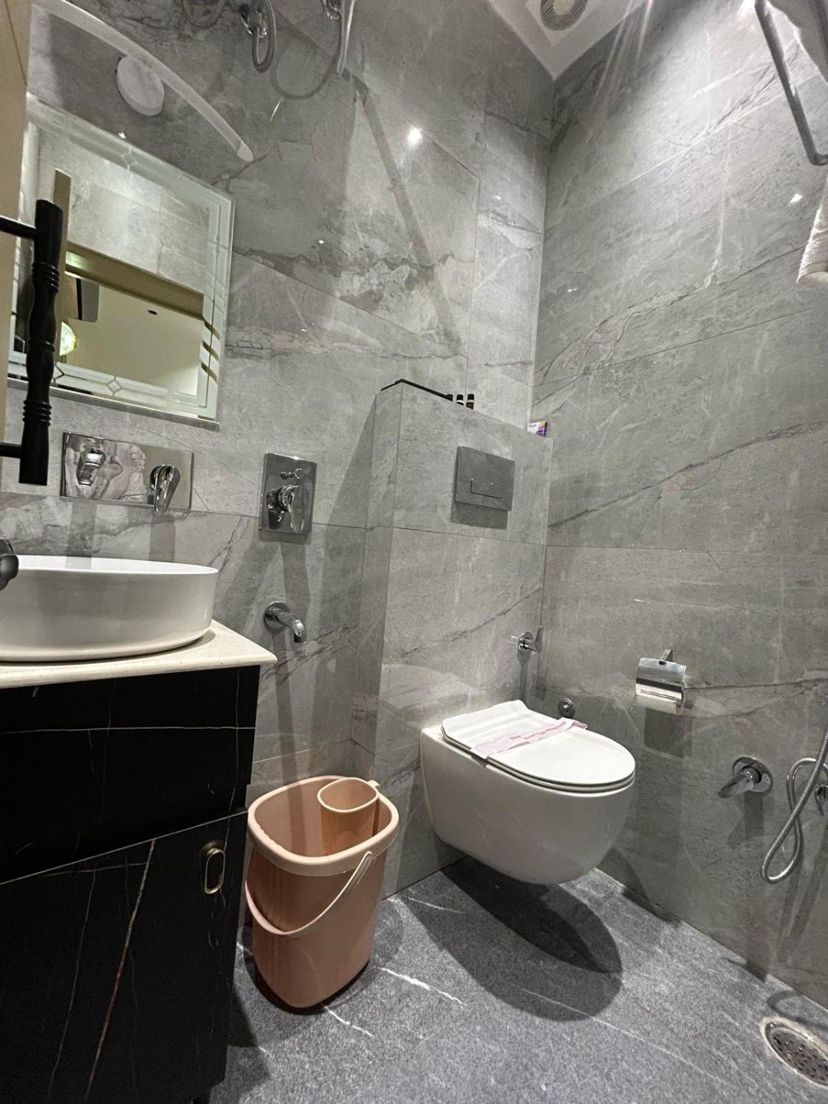 Divine Hotel Karnāl Εξωτερικό φωτογραφία
