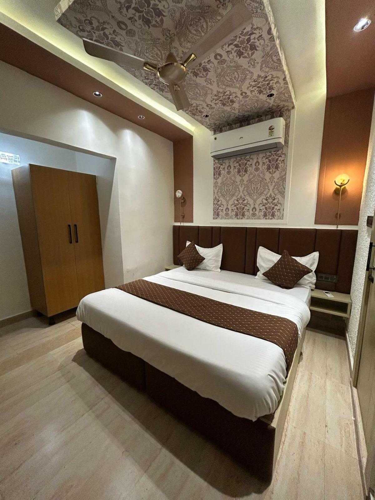 Divine Hotel Karnāl Εξωτερικό φωτογραφία