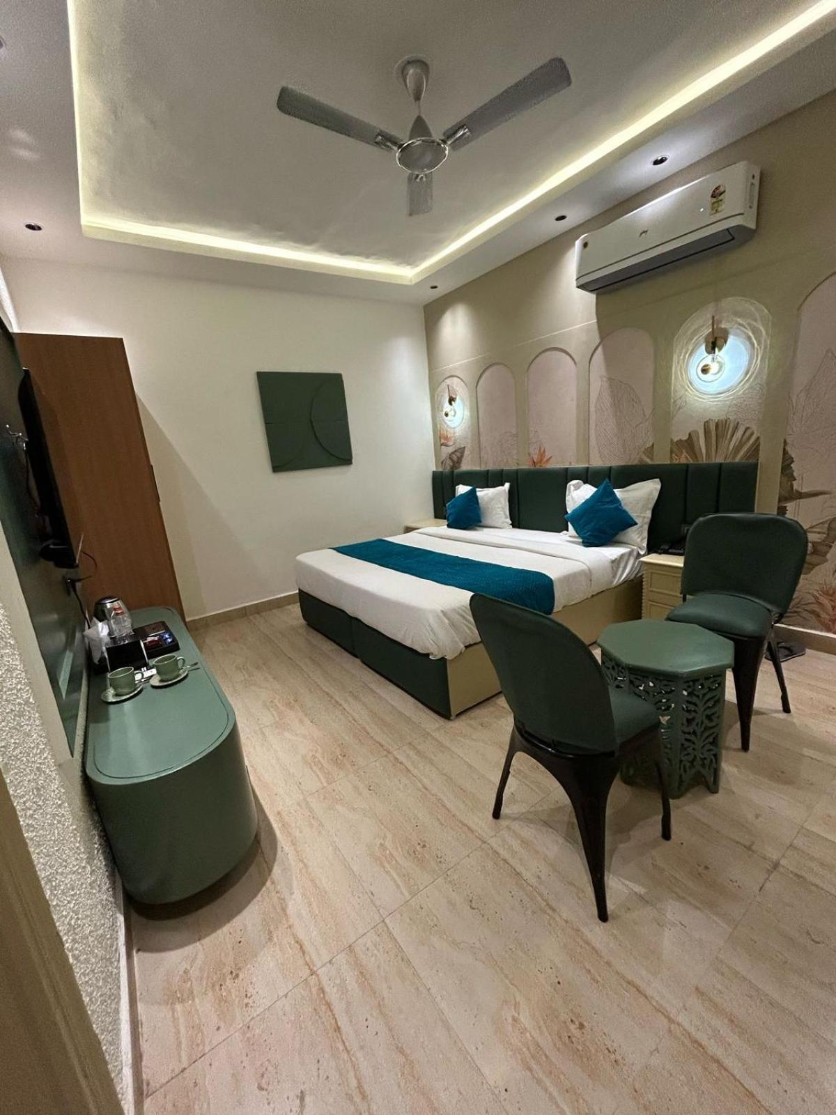 Divine Hotel Karnāl Εξωτερικό φωτογραφία