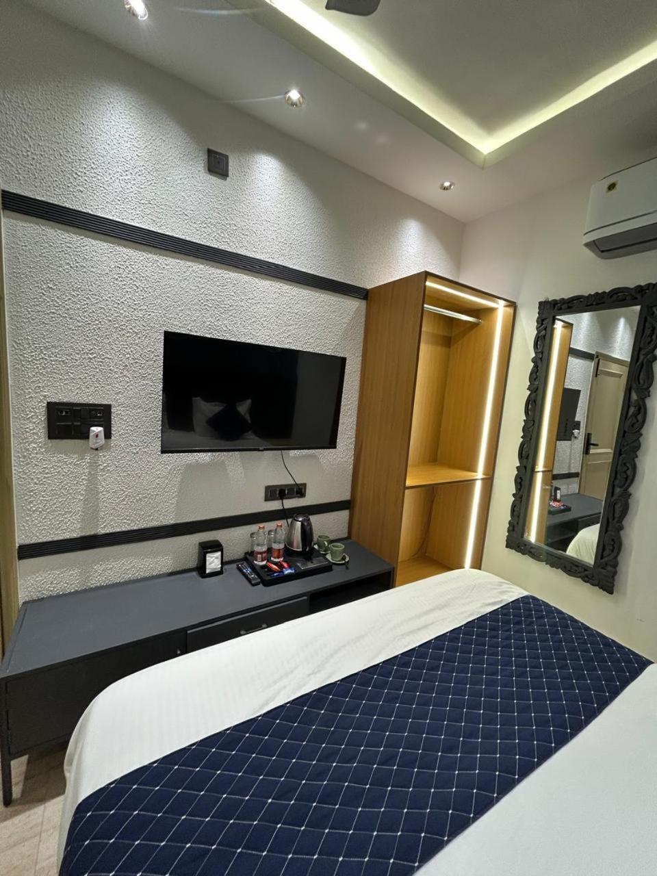 Divine Hotel Karnāl Εξωτερικό φωτογραφία