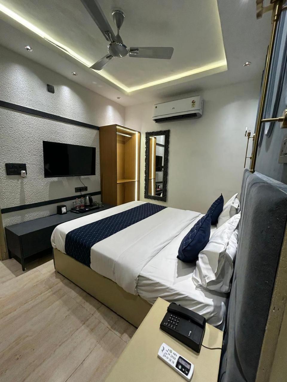 Divine Hotel Karnāl Εξωτερικό φωτογραφία