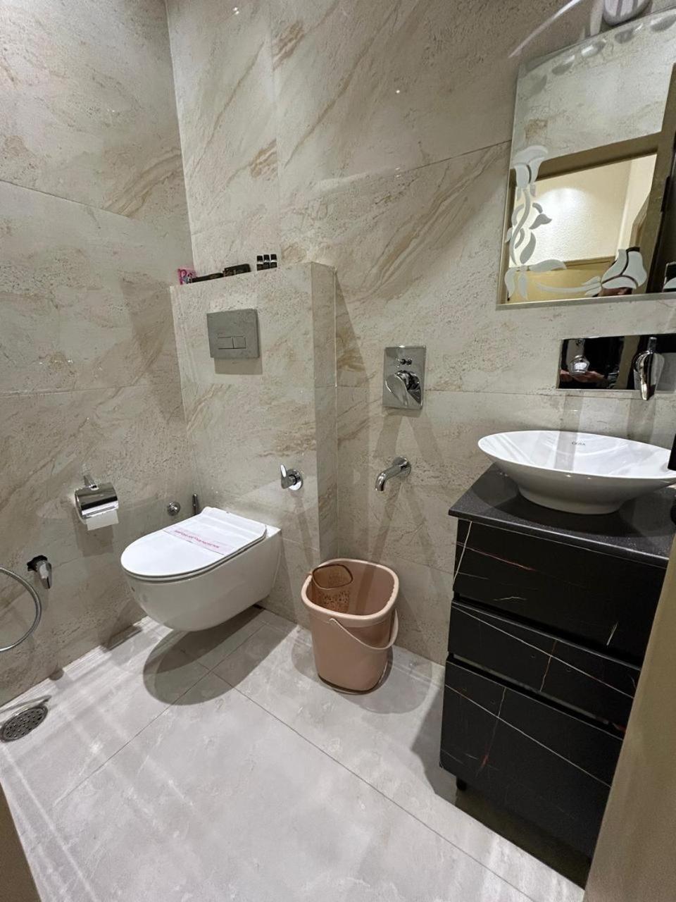 Divine Hotel Karnāl Εξωτερικό φωτογραφία